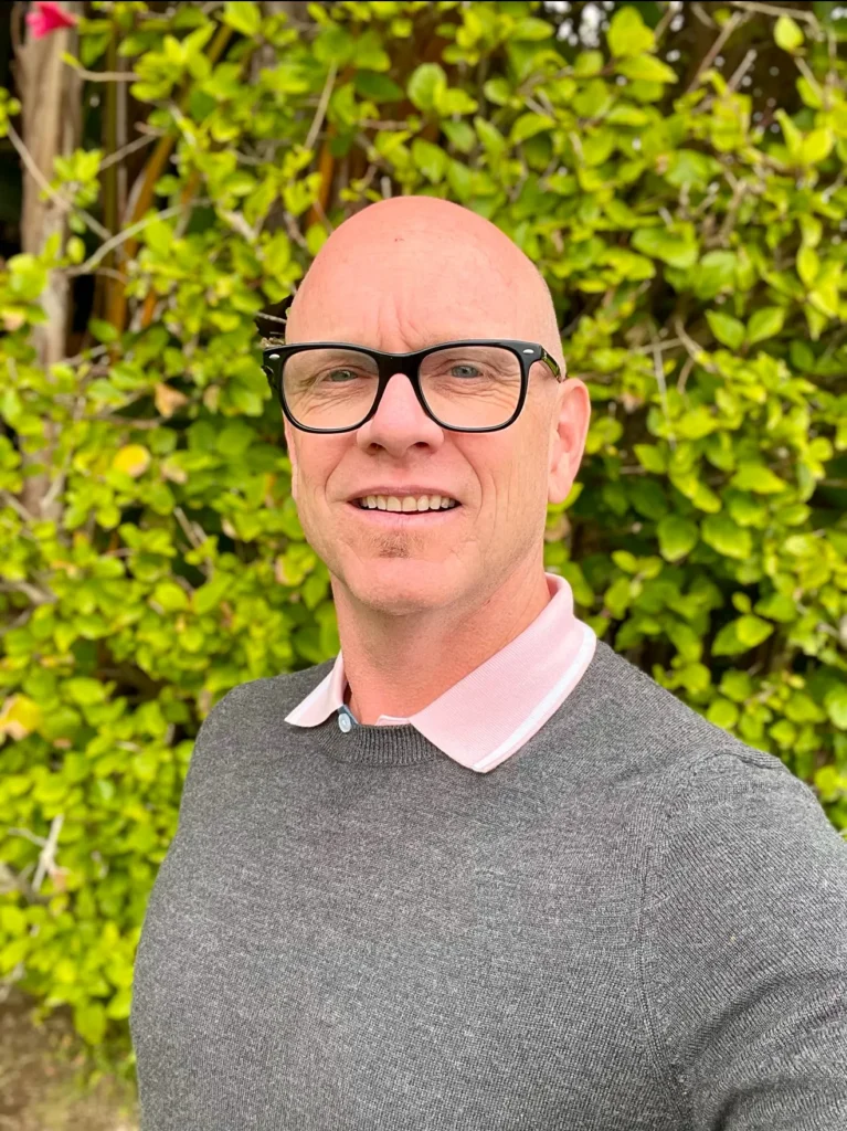 Robert Alexander | AIS