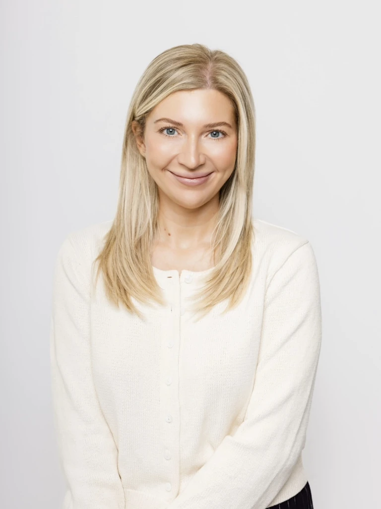 Molly Haines | AIS